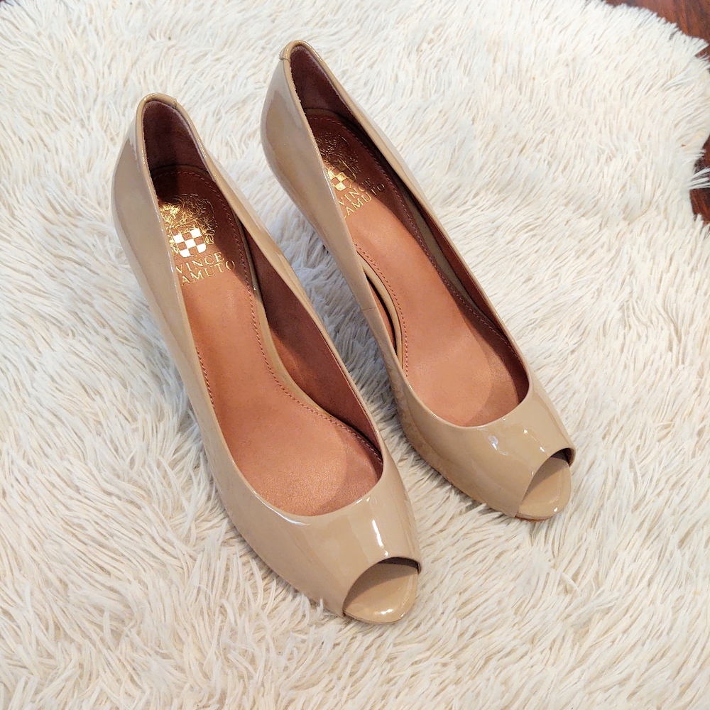 NWOT Vince Camuto Kira Peeptoe Pump